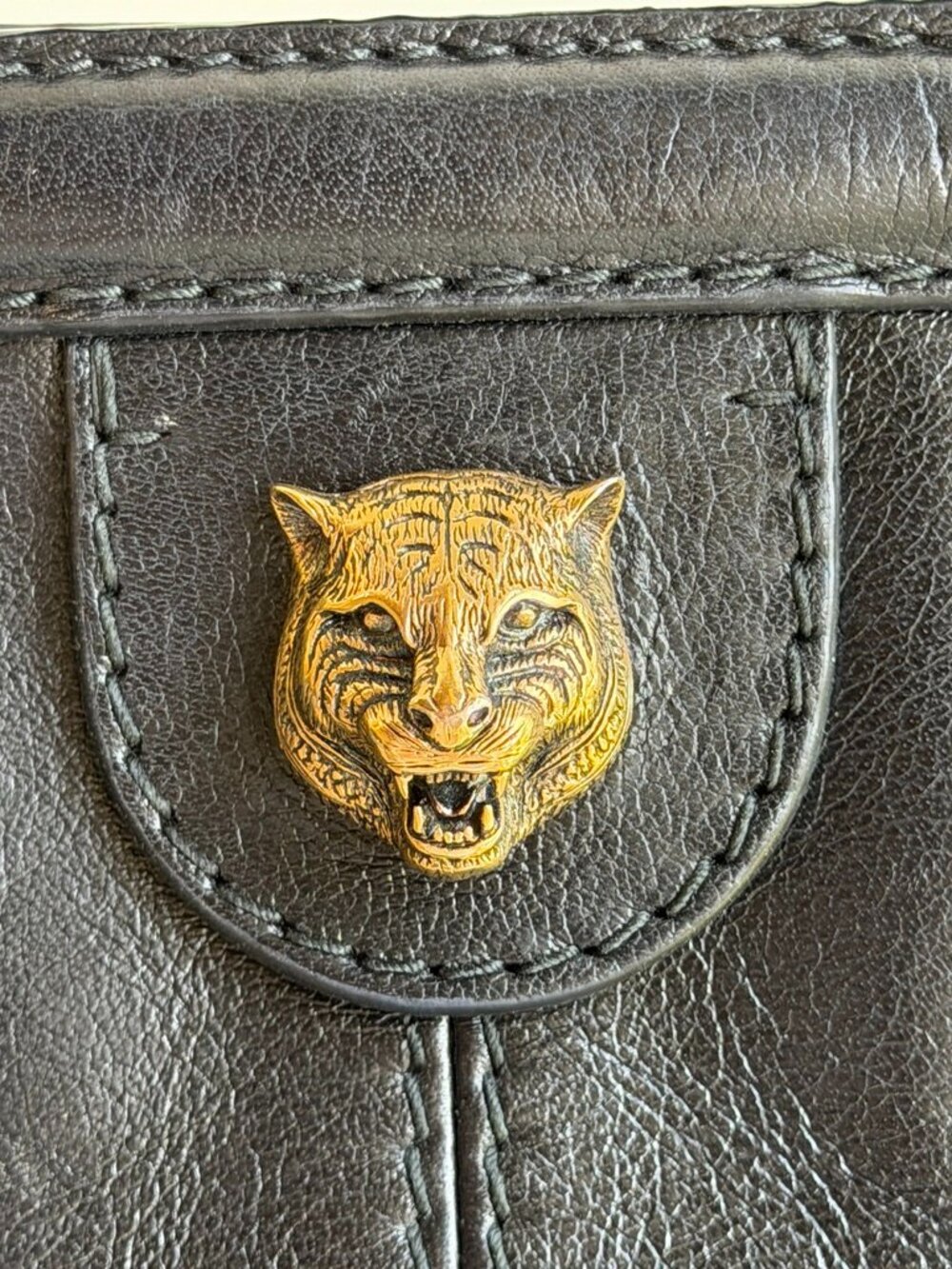 Gucci GG Marmont, Tiger Head, Shoulder Strap Leather Purse - Picture 5 of 16